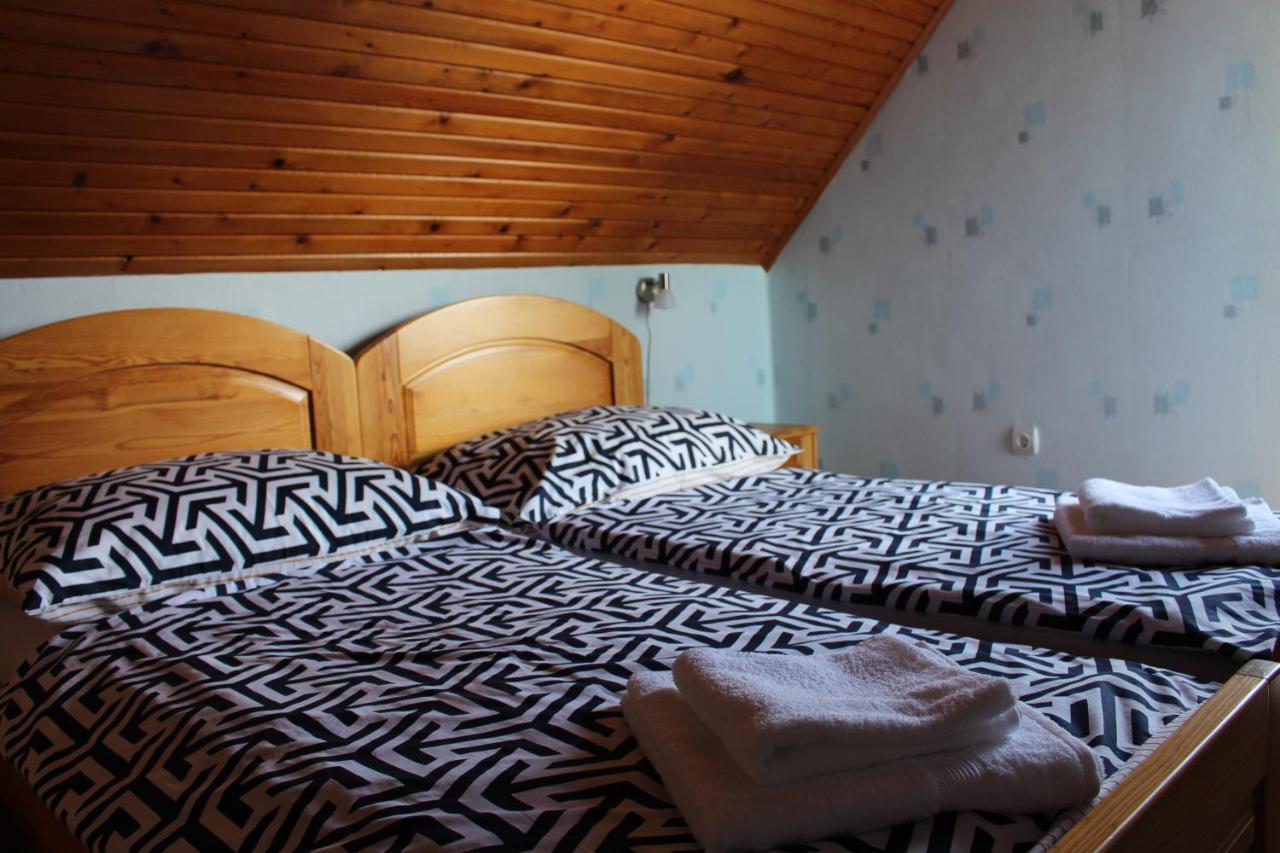 Lizi Apartman Alsóörs エクステリア 写真