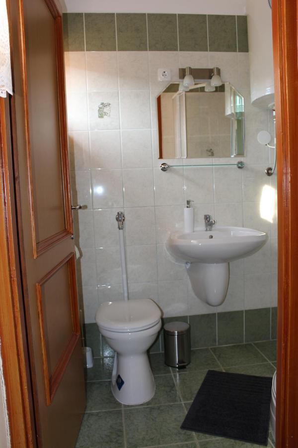 Lizi Apartman Alsóörs エクステリア 写真