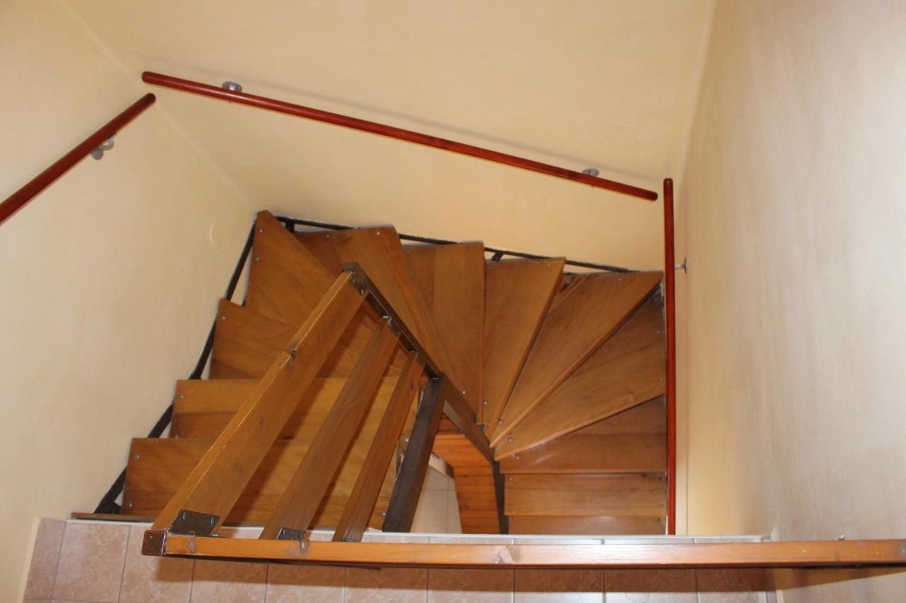 Lizi Apartman Alsóörs エクステリア 写真