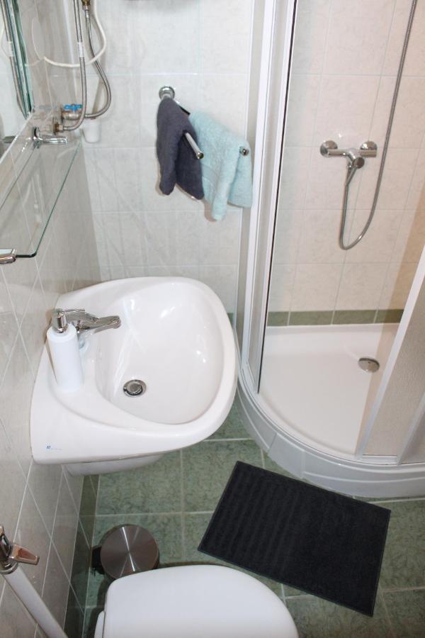 Lizi Apartman Alsóörs エクステリア 写真