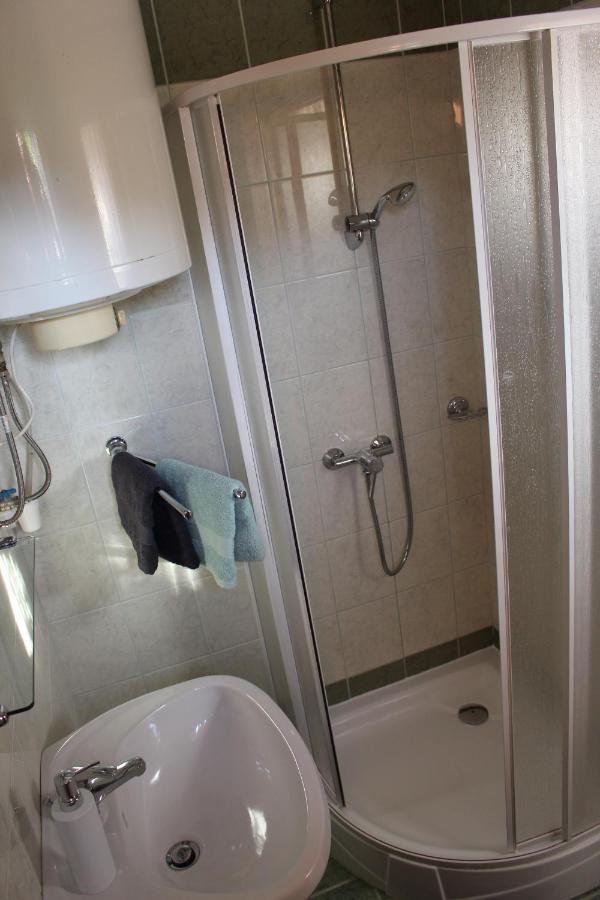 Lizi Apartman Alsóörs エクステリア 写真