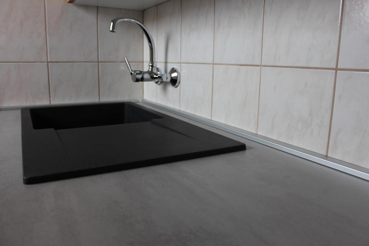 Lizi Apartman Alsóörs エクステリア 写真